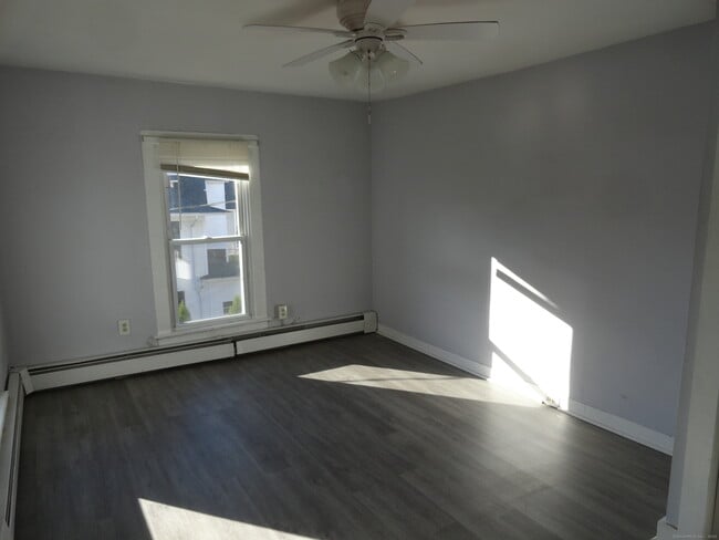 Building Photo - 177 E Pearl St