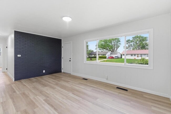 Building Photo - 4370 Saylor St