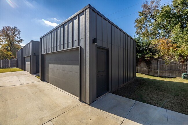 Building Photo - P.57 Kode Properties, LLC 1240-1242