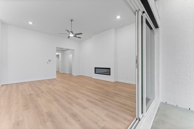 Building Photo - 26915 Longwood Ledge Ln