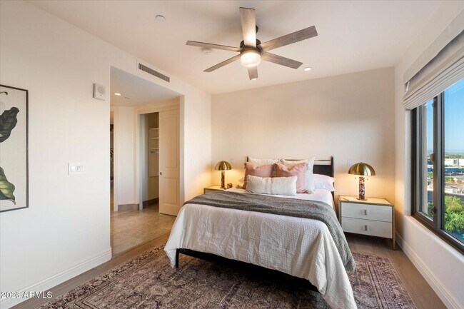 Building Photo - 7181 E Camelback Rd