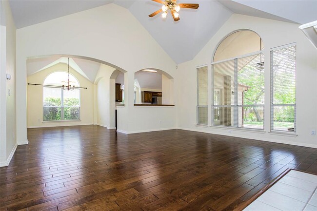 Building Photo - 3605 Bayton Dr
