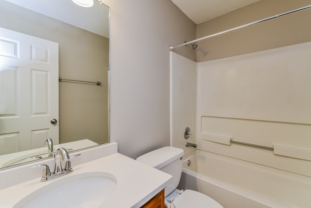 Building Photo - 5580 Kaitlyn Dr E