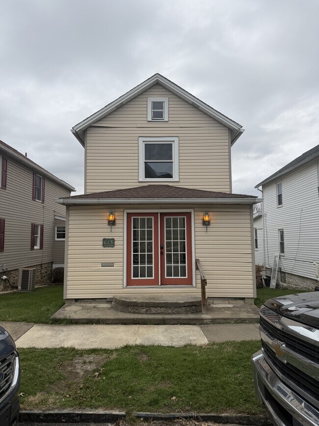 Building Photo - 613 Oakland Ave