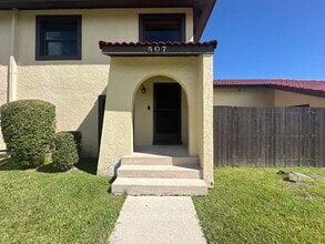 Building Photo - ***Limited-Time Leasing Offer***Beautiful 3/2.5 Townhome For Rent In Coopersmith