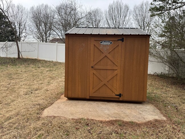 Building Photo - Move-in Ready!