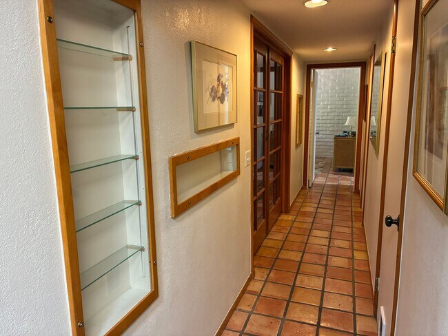 Building Photo - 2125 Bueno Dr