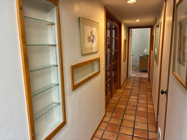 Building Photo - Gorgeous North Davis 3 Bedroom Home Available September!