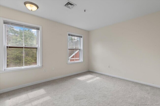 Building Photo - 677 Quinnipiac Ave