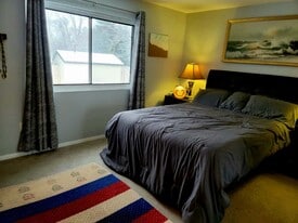 Building Photo - 11 Lancelot Ct