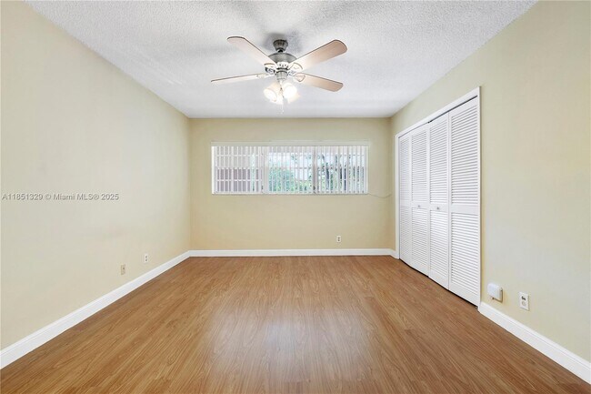 Building Photo - 3351 S Palm Aire Dr