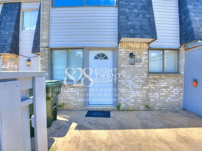 Building Photo - *AVAILABLE NOW!* Spacious 3 Bed/2.5 Bath Condo in East Norman!