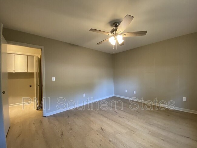 Building Photo - 215 Jonesville Rd