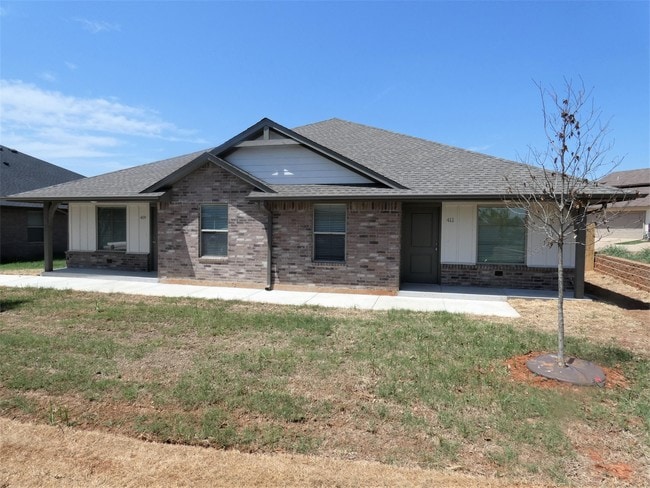 Building Photo - 409 Vail Cir