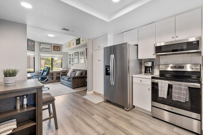 Building Photo - 54575 Shoal Creek