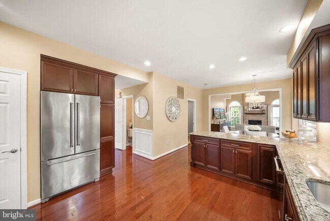 Building Photo - 5667 Lonesome Dove Ct