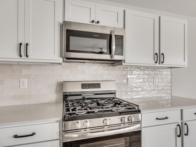 Building Photo - 10044 SW 40th St