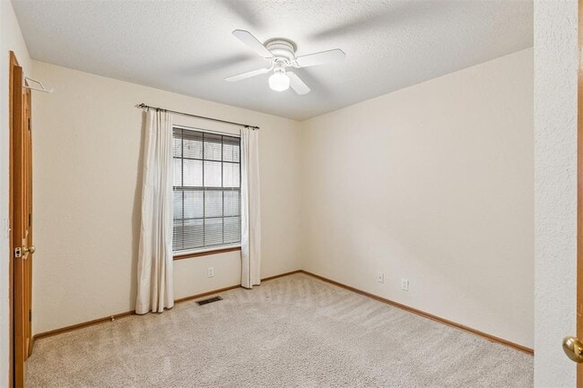 Building Photo - 1820 Chelsea Dr