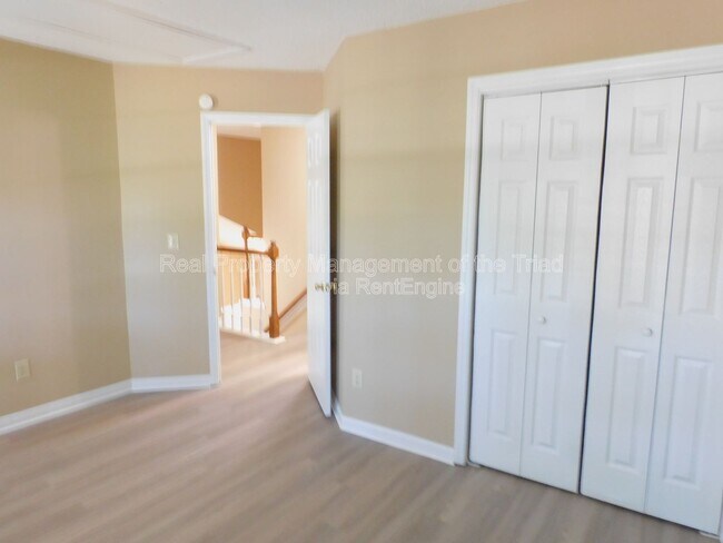 Building Photo - 7185 Avenbury Cir