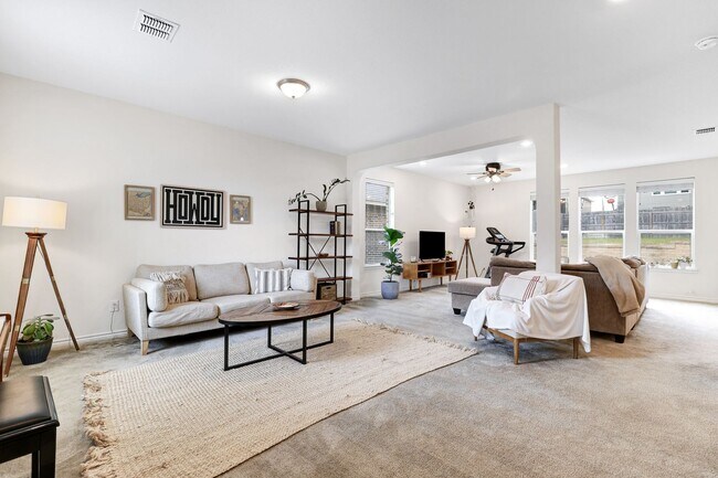 Building Photo - Make Boerne your home!