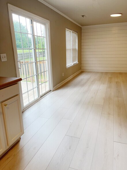Building Photo - 129 Baker Springs Ln