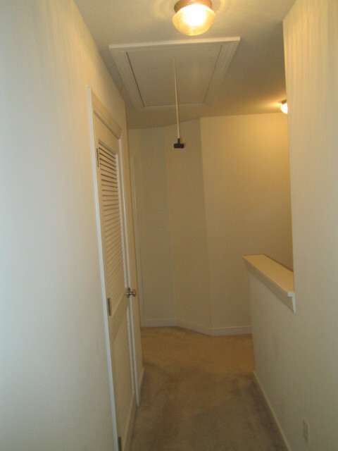 Building Photo - Brick-Front West End 4 Bed, 3 Full Bath To...