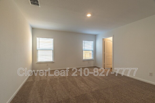 Building Photo - 3870 Trail de Paris