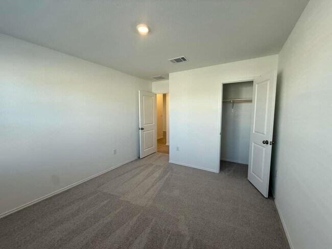 Building Photo - 200 Herald Dr