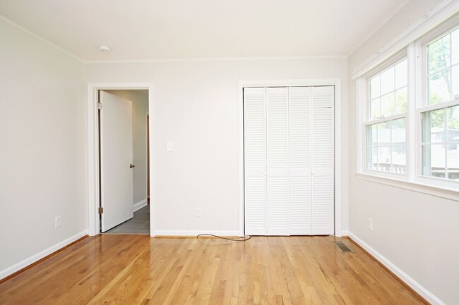 Building Photo - Updated One-Level Belmont Home Near IX Park