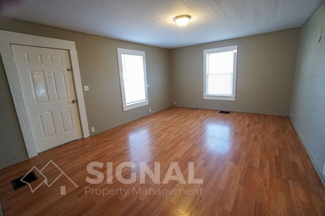 Building Photo - 7837 Churchill Dr