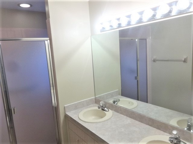 Building Photo - 3334 Lakeview Cir