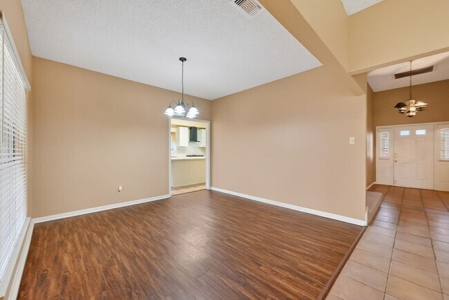 Building Photo - Bear Creek South