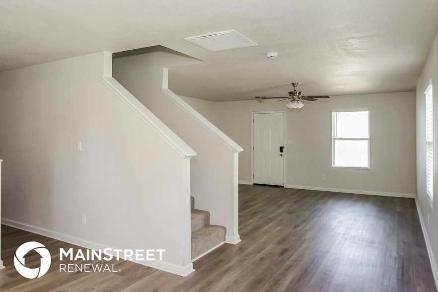 Building Photo - 129 Elmhurst Dr