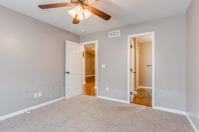 Building Photo - 1054 E Karla Ct