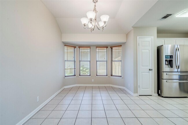 Building Photo - 913 Jasmine Trail