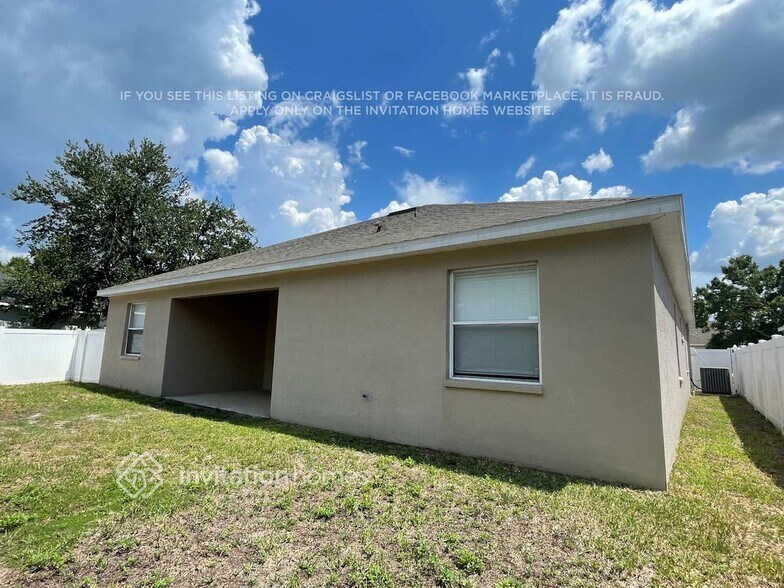 Building Photo - 11920 Summer Springs Dr