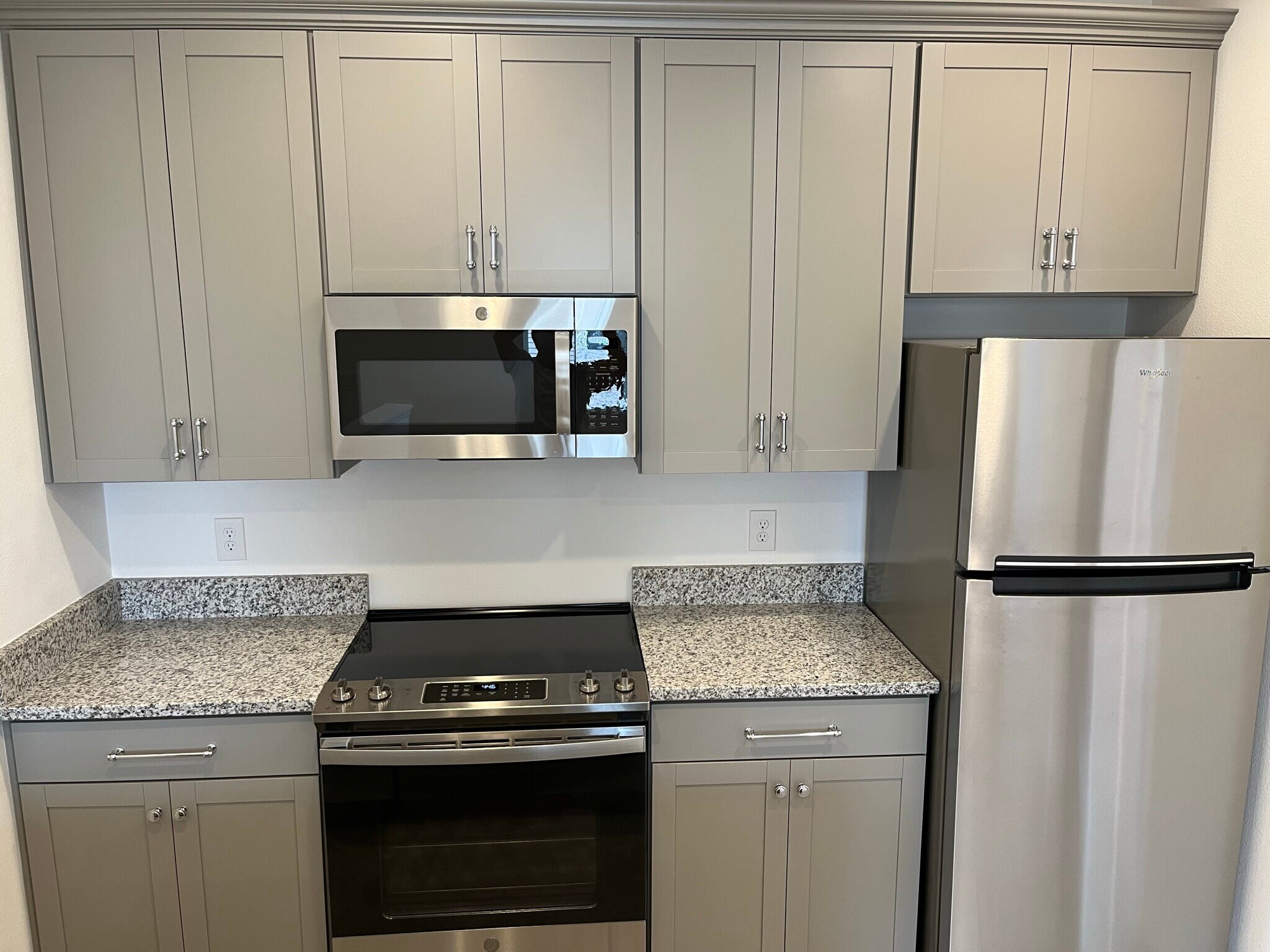 Full Kitchen - 16036 Micelli Dr
