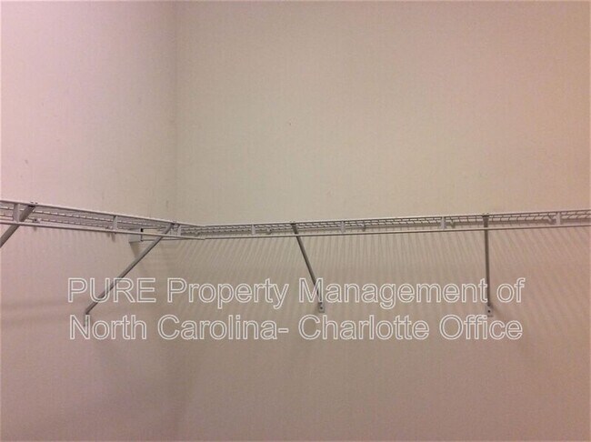 Building Photo - 230 S Tryon St