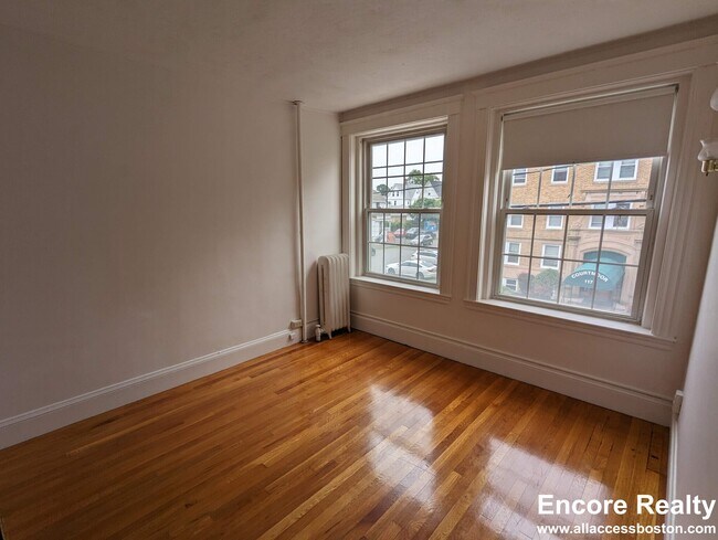 Building Photo - 120 Summer St