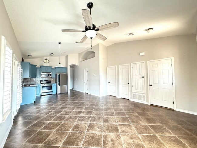Building Photo - 3729 Loma Brisa Dr