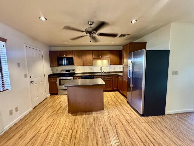 Building Photo - 360 N Highland Ave
