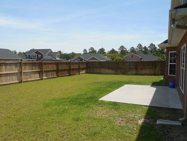 Building Photo - AVAILABLE JUNE [PETS PERMITTED]