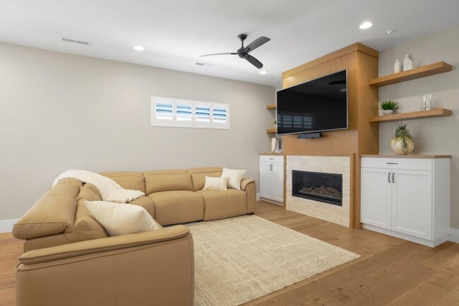 Building Photo - 4730 Martin Dr