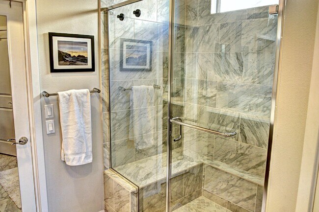 Building Photo - 51234 Longmeadow St