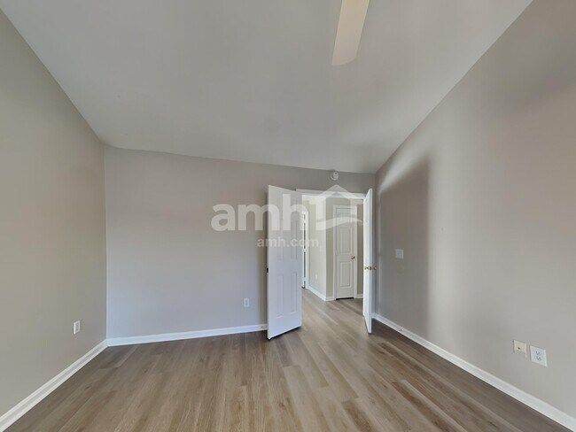 Building Photo - 3 Wingcup Way