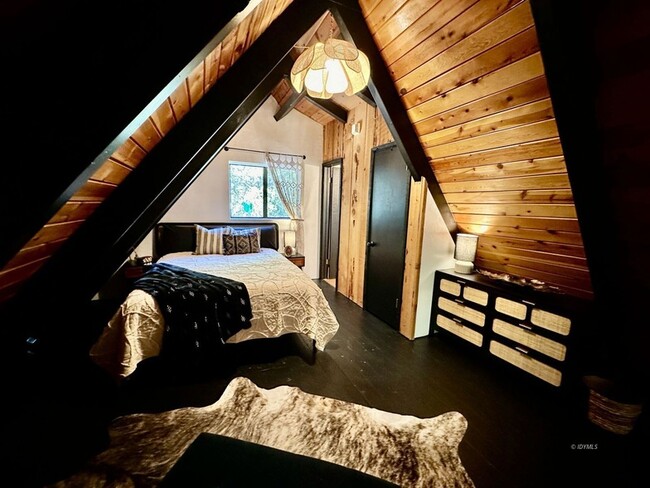 Building Photo - 25245 Rosaline Rd