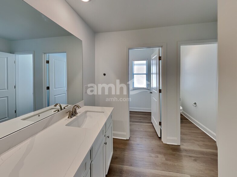 Building Photo - 1448 Aquamarine Dr