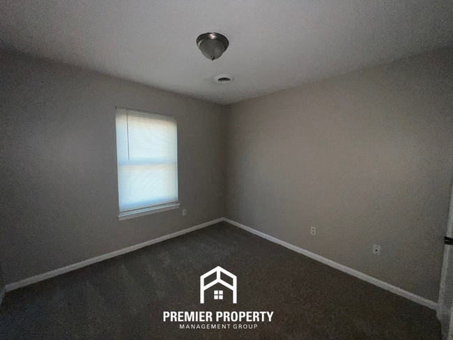 Building Photo - 3373 Elk Point Dr