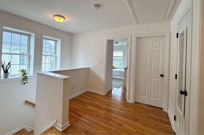 Building Photo - 381 S Pine Creek Rd
