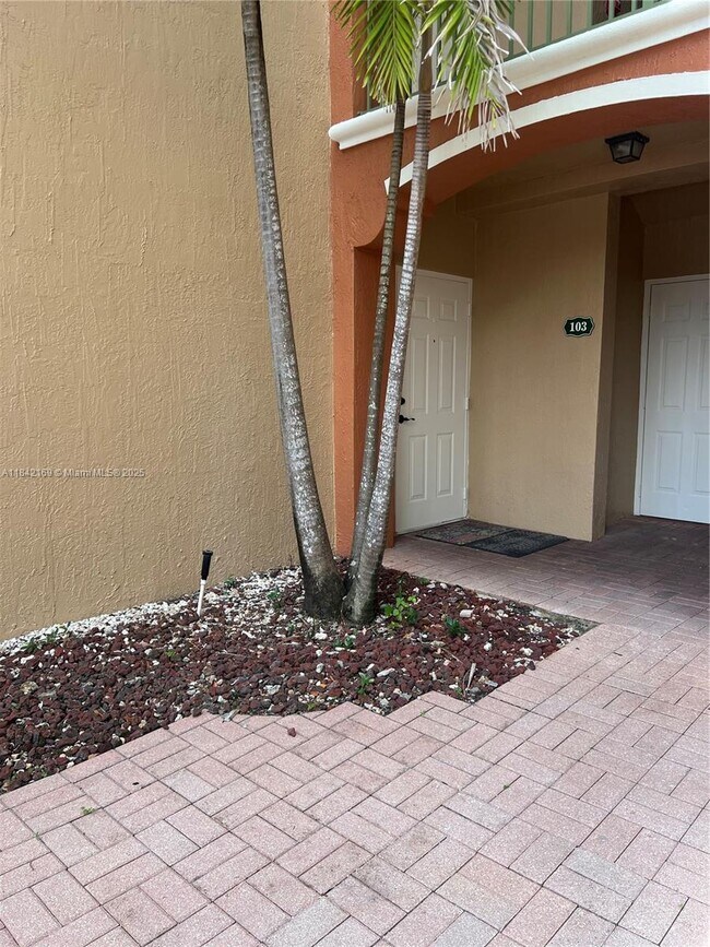 Building Photo - 6340 NW 114th Ave